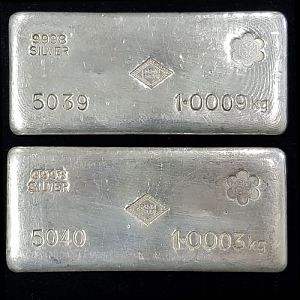 Auction 100 S.R. MITCHELL (SCCC Counter Stamp) 1 Kg Silver Cast Bar X 2 (Comes In Set)