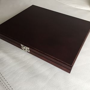 Coin Box 12 x 1 oz silver or gold coins (Pic 1).