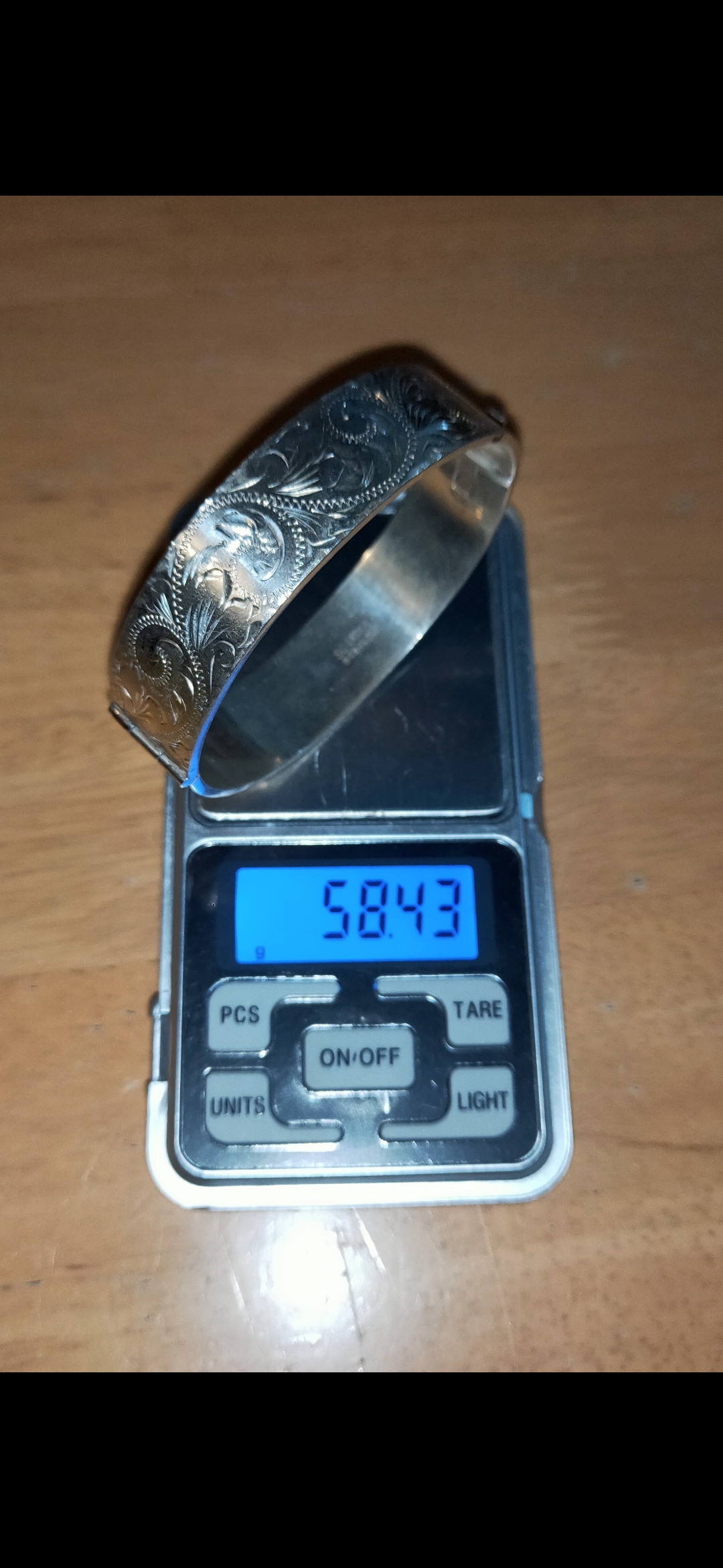 58.43g bangle