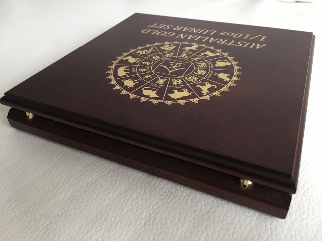 Coin Box 12 x 1/10th oz coins - holds either LS2 or LS1 gold coins (Pic 4).