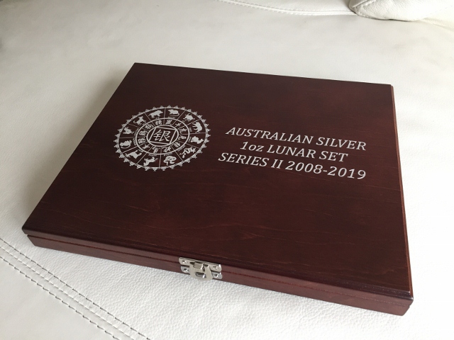 Coin Box 12 x 1 oz LS2 silver coins (Pic 1).